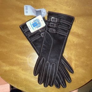 Small brown leather gloves.